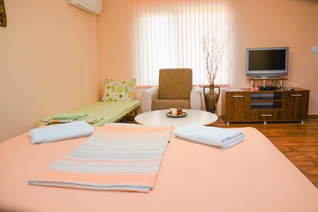 Guest House Raiski Kаt Mezek Экстерьер фото