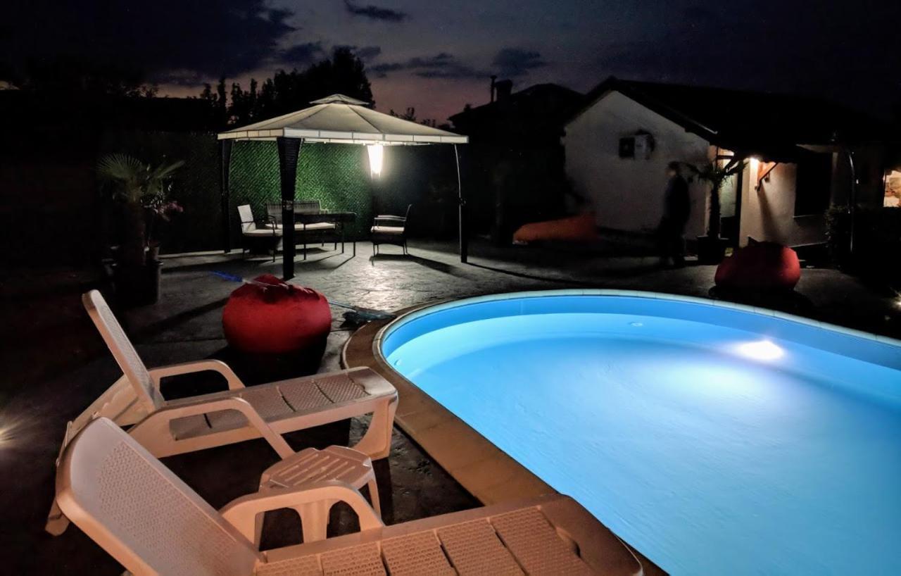 Guest House Raiski Kаt Mezek Экстерьер фото