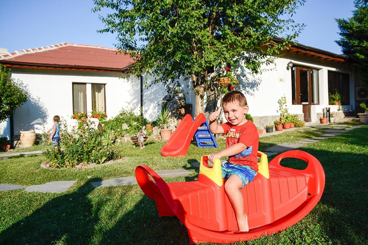 Guest House Raiski Kаt Mezek Экстерьер фото