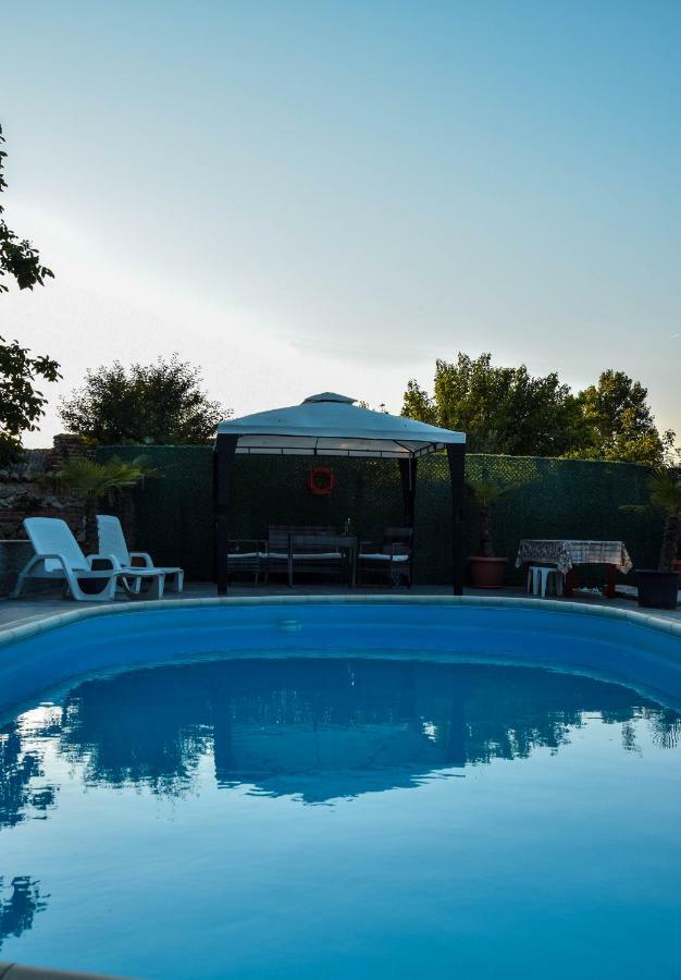 Guest House Raiski Kаt Mezek Экстерьер фото